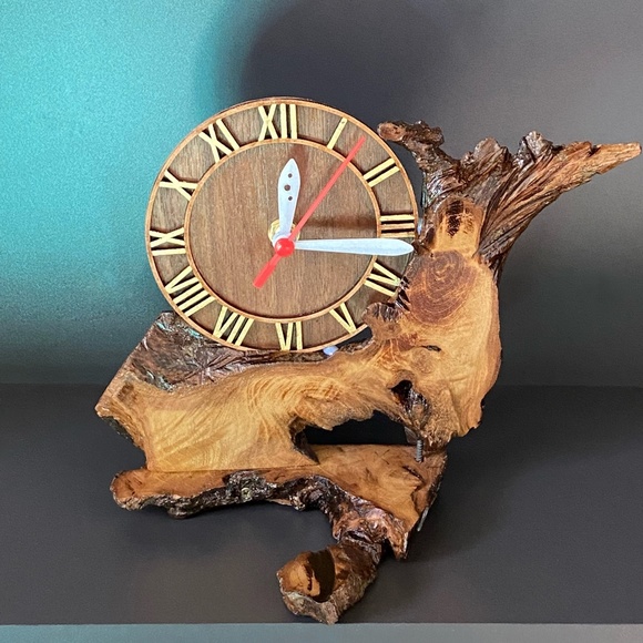THE REINDEER Walnut Root Wood Table Clock With Gilded Gold Leaves Roman Numerals - Picture 9 of 10